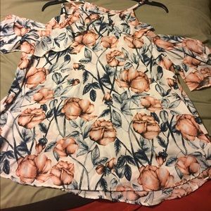 Open Shoulder Fashion Nova Top!